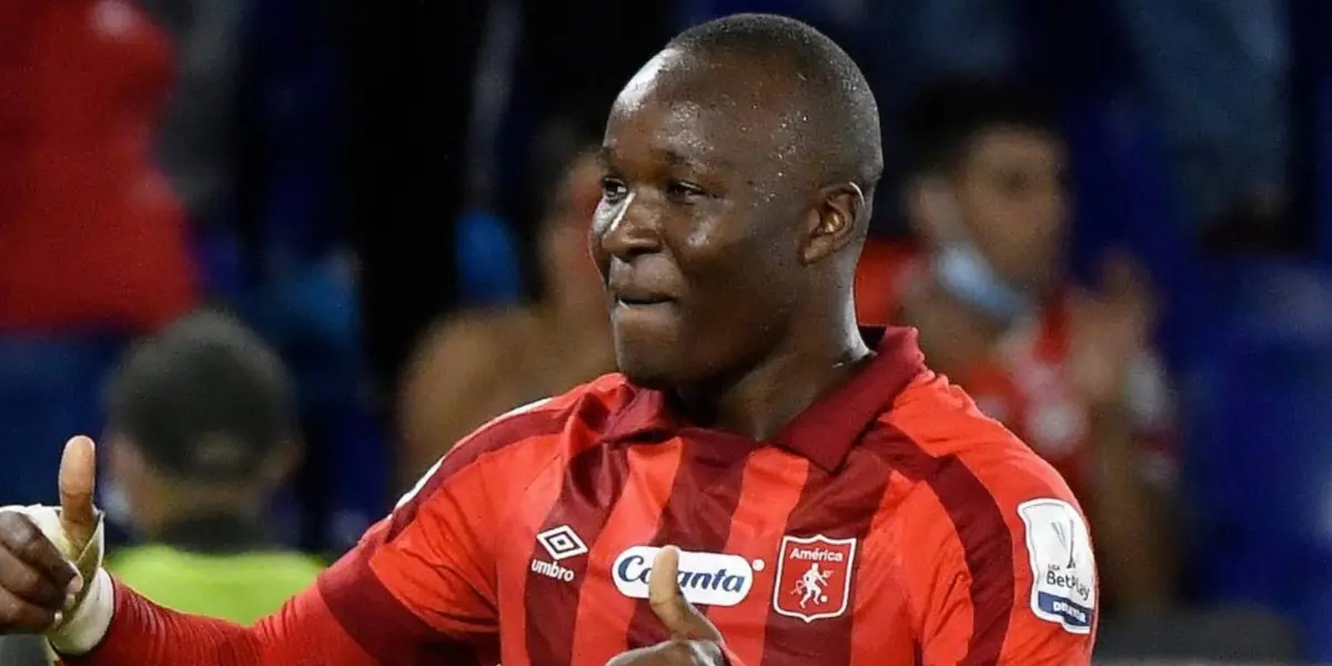 El extremo colombiano aceptó la oferta de Talleres de Córdoba y se dirige rumbo a Argentina.