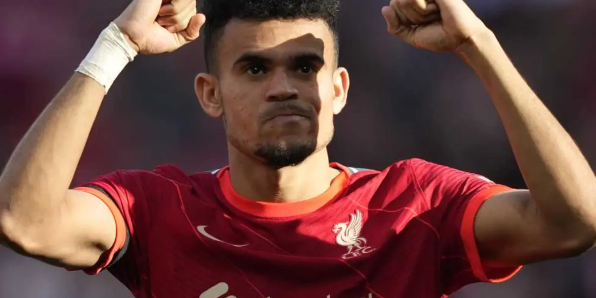 El extremo colombiano llegó en el mercado de fichajes a cambio de $45 millones de euros, sin embargo, esta cifra podría ser recuperada con este negocio que plantea el equipo de Anfield.