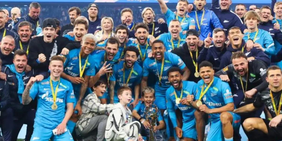 El futbolista colombiano es una de las figuras de su club, donde jugó en la última temporada como defensa central o mediocampista.