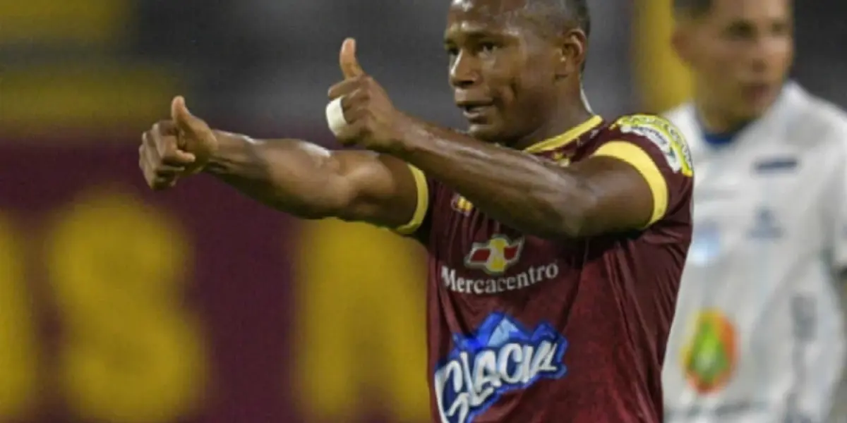 El Gremio de Brasil quiere fichar a Jaminton Campaz y según la periodista Salomé Fajardo, los brasileños le ofrecieron $3 millones de dólares al Deportes Tolima por el 80% de los derechos deportivos de Campaz. La directiva del cuadro “Pijao” analiza la oferta porque se aproxima a lo que esperaban a cambio del jugador, solo habría un impedimento para su venta.