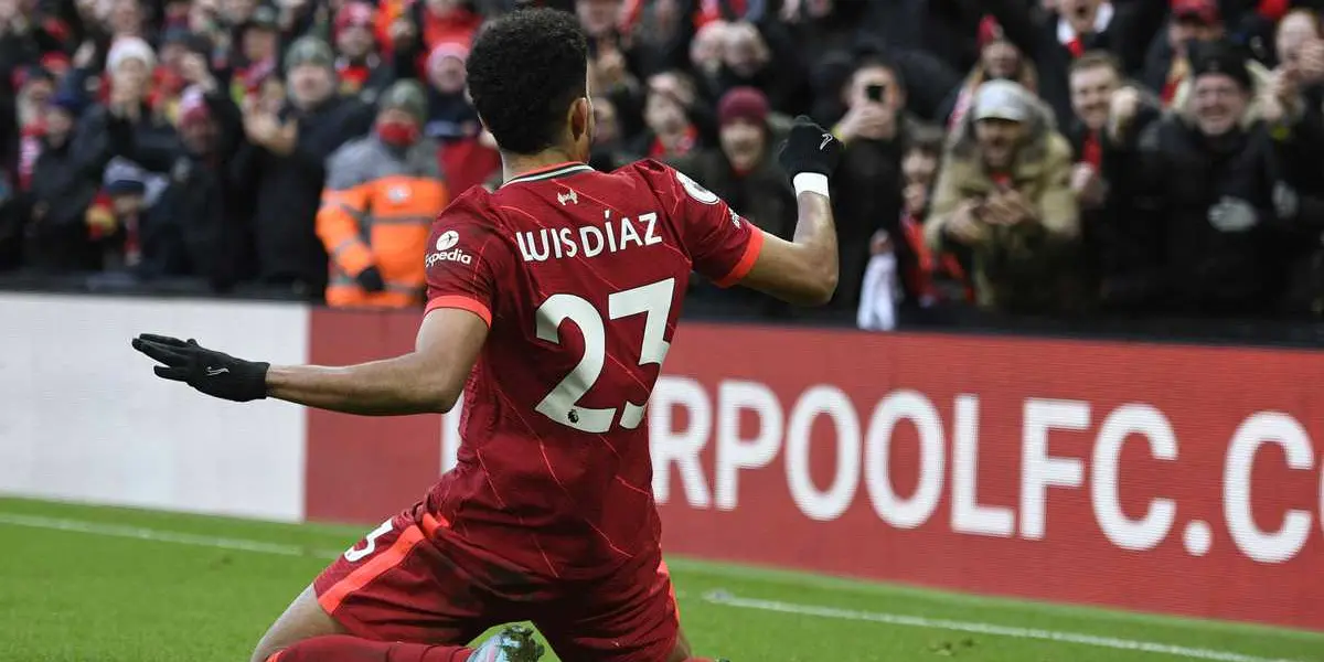 El guajiro no solo gano su primer trofeo en Inglaterra, sino brillo en el partido, al punto que tuvo que salir por el desgaste en el mismo.