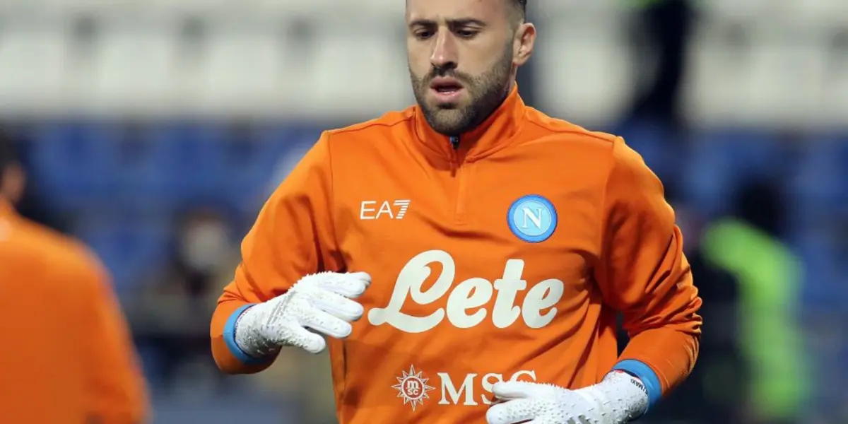 El guardameta colombiano no ha definido su futuro con el club italiano donde es figura.