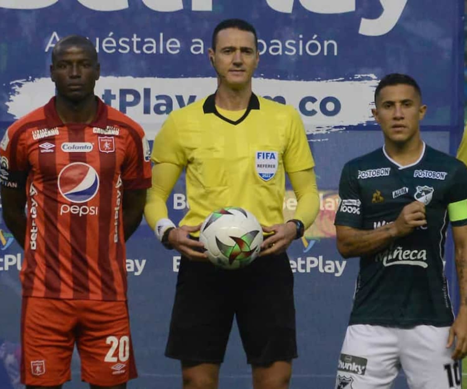 El ingreso del jugador argentino causó alegría en todos los hinchas que esperaban sus goles, finalmente su equipo perdió y salió chiflado al igual que toda la plantilla.