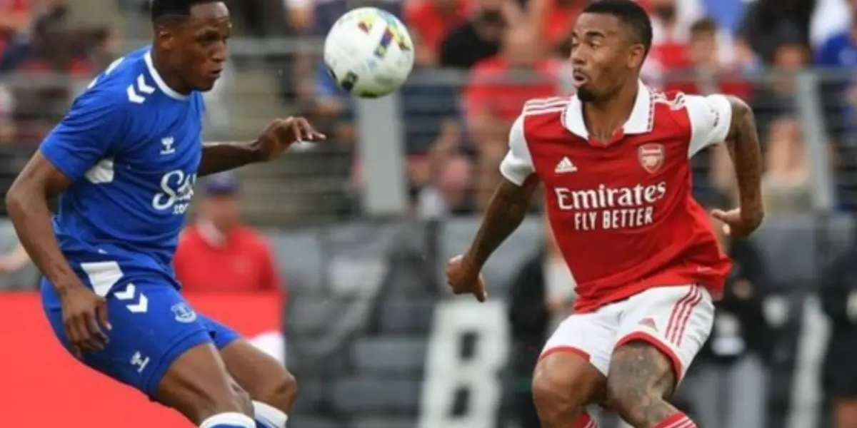 El jugador colombiano estuvo presente en el partido amistoso entre Everton y Arsenal