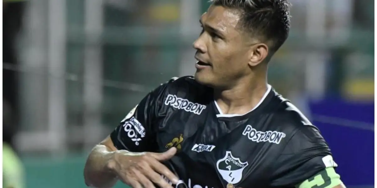 El jugador del Deportivo Cali publicó en sus redes sociales una imagen junto a su hijo manifestando que cree que llegó el momento y que le pasa la pelota, una señal que podría estar pensado en retirarse.