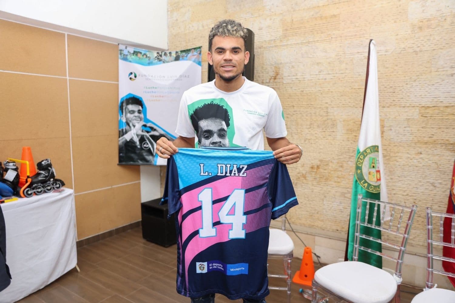 El jugador del Liverpool tuvo un gran gesto en Colombia