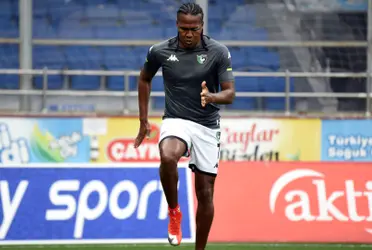 El jugador hace mucho no es figura ni tiene un equipo donde brille, pero no quiere volver a Colombia.