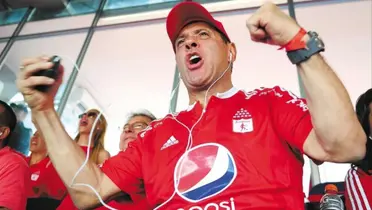 El máximo accionista del club criticó la decisión de jugar a puerta cerrada y apuntó contra las autoridades.