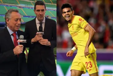 El relator Miguel Simon en ESPN elogió el gol de Luis Díaz contra el Benfica y lo apodó: “El mete gol de Barrancas”, Quique Wolff en los comentarios felicitó al colombiano y resaltó lo que generó en Jürgen Klopp.