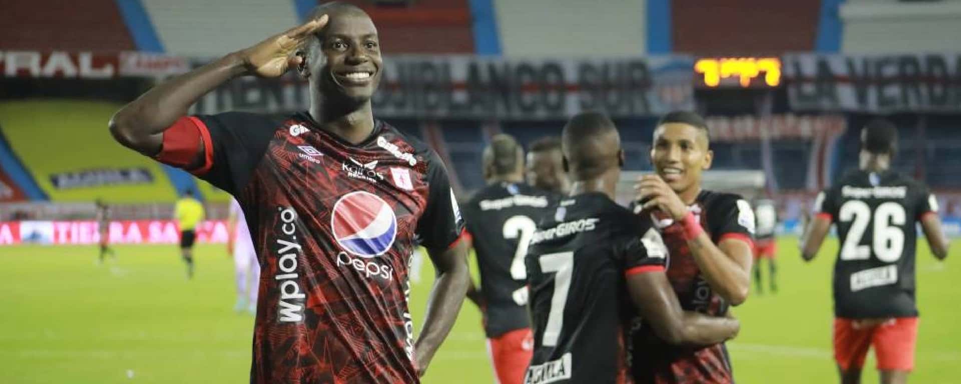 El representante del jugador y el máximo accionista del América hablaron de esta posibilidad.