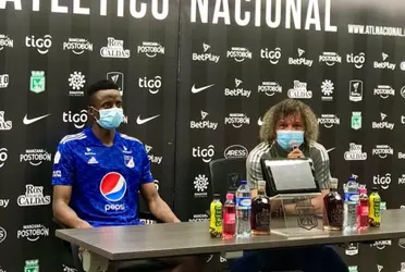 El 'Sonero' estuvo acompañado en la rueda de prensa junto al goleador Jader Valencia.