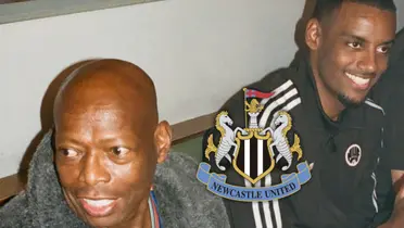 El Tino Asprilla presente en un espectacular lanzamiento del Newcastle en las últimas horas Foto: Newcastle United y Escudoteca