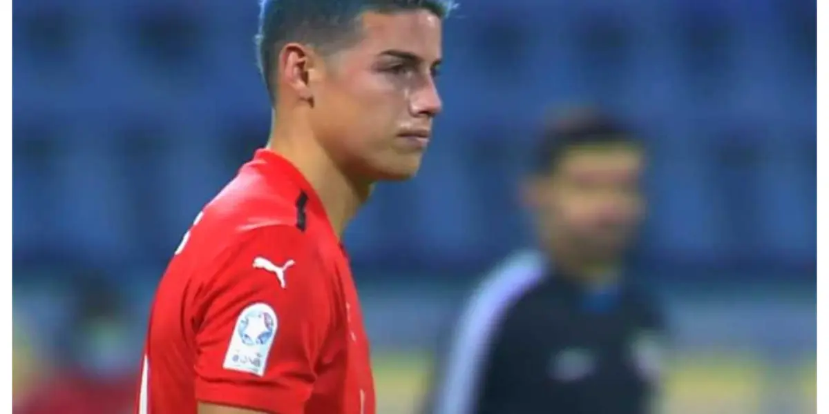 El volante colombiano regresó a su club luego de jugar con la Selección Colombia y el club presentó un novedad que puede ser un problema para James.