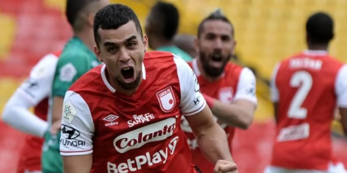 El volante contó la realidad de su polémico fichaje entre los rivales capitalinos.