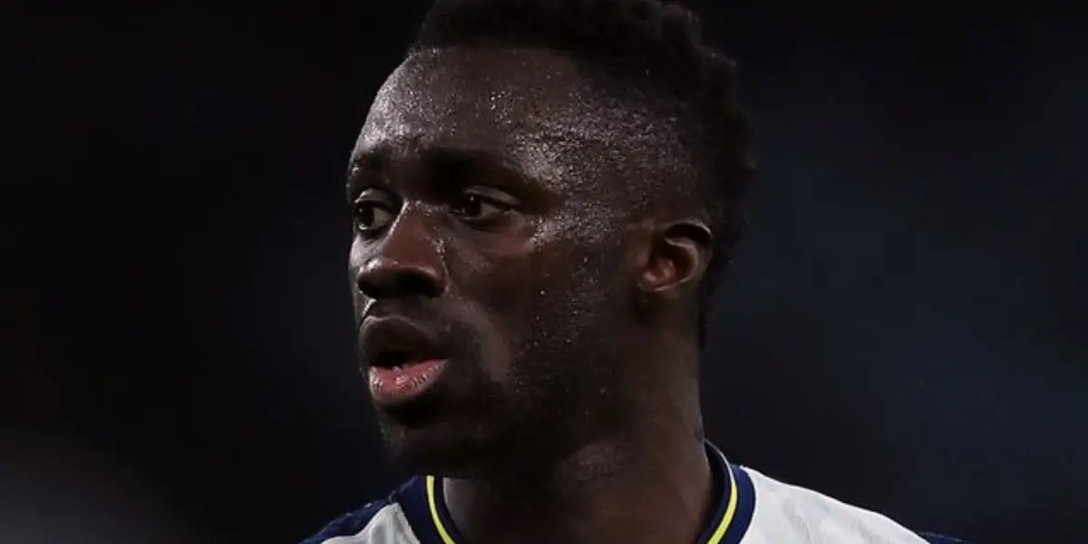 El zaguero colombiano está por salir del Tottenham de Inglaterra y desde Italia le hacen guiños, aunque el precio es el problema.