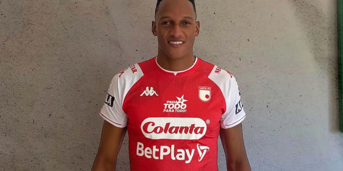 El zaguero colombiano recibió un detalle significativo del elenco “Cardenal” en la previa del partido de Colombia contra Ecuador.