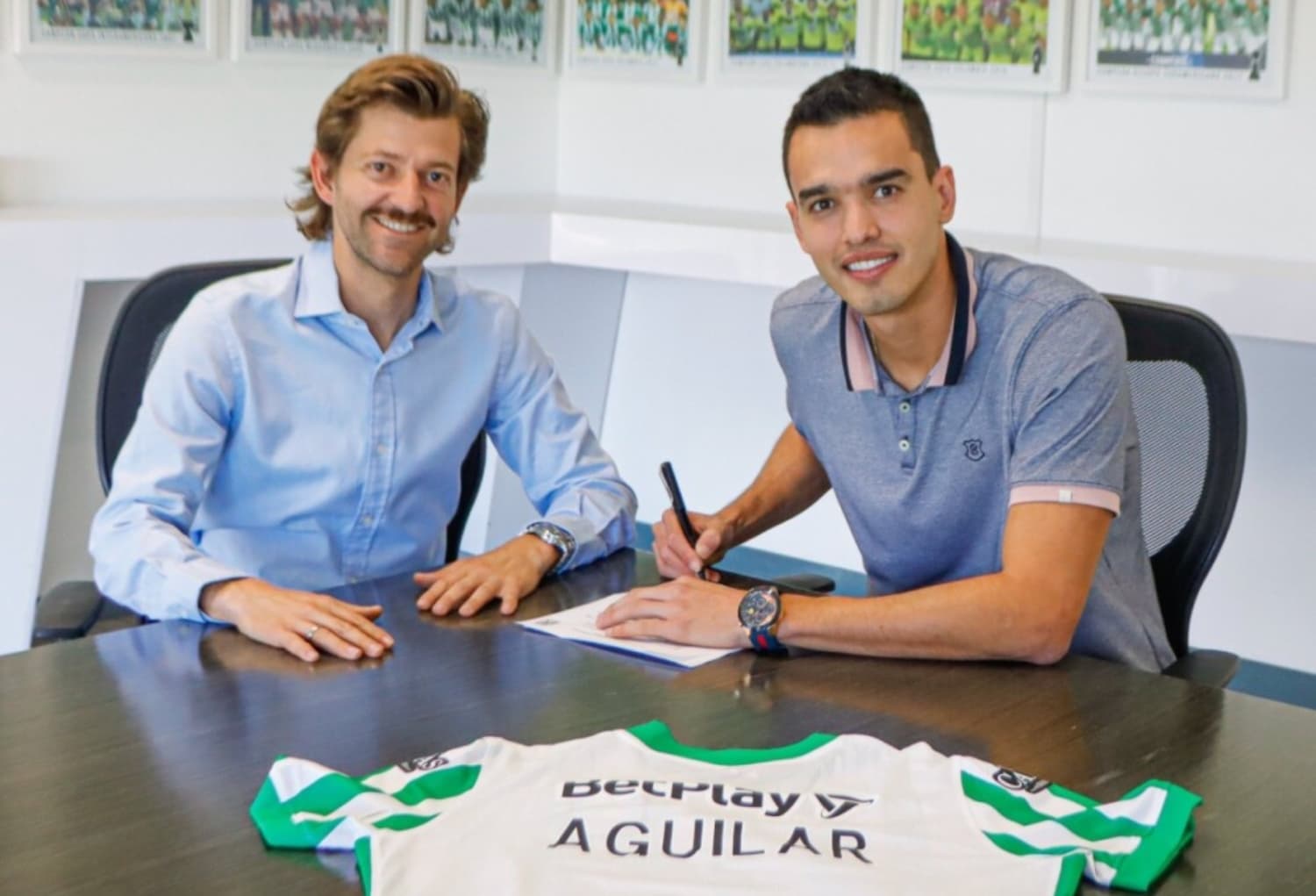 En Atlético Nacional hay expectativa sobre la continuidad de Felipe Aguilar y hay luces en referencia a su caso.
