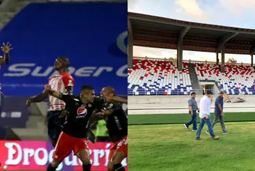 En el Olímpico Romelio Martínez se tuvieron que parar las acciones del partido porque se quedaron sin luz. Mira lo que pasó.