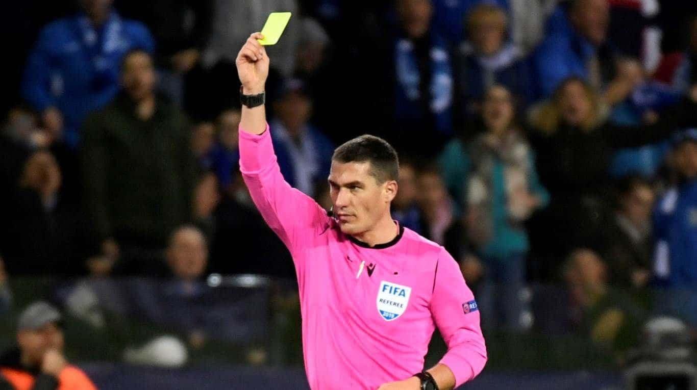 En la jornada dominical, el clásico en el fútbol italiano dejó a este colombiano suspendido para el próximo encuentro.