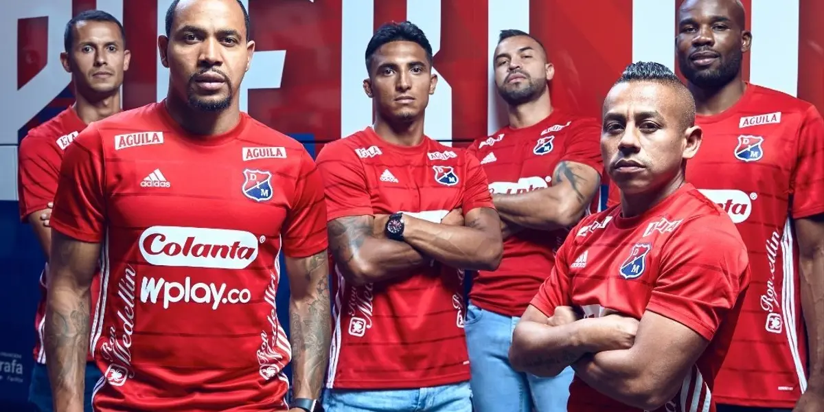 En rueda de prensa la marca y el club hicieron oficial la presentación de la nueva indumentaria del equipo para este 2022.