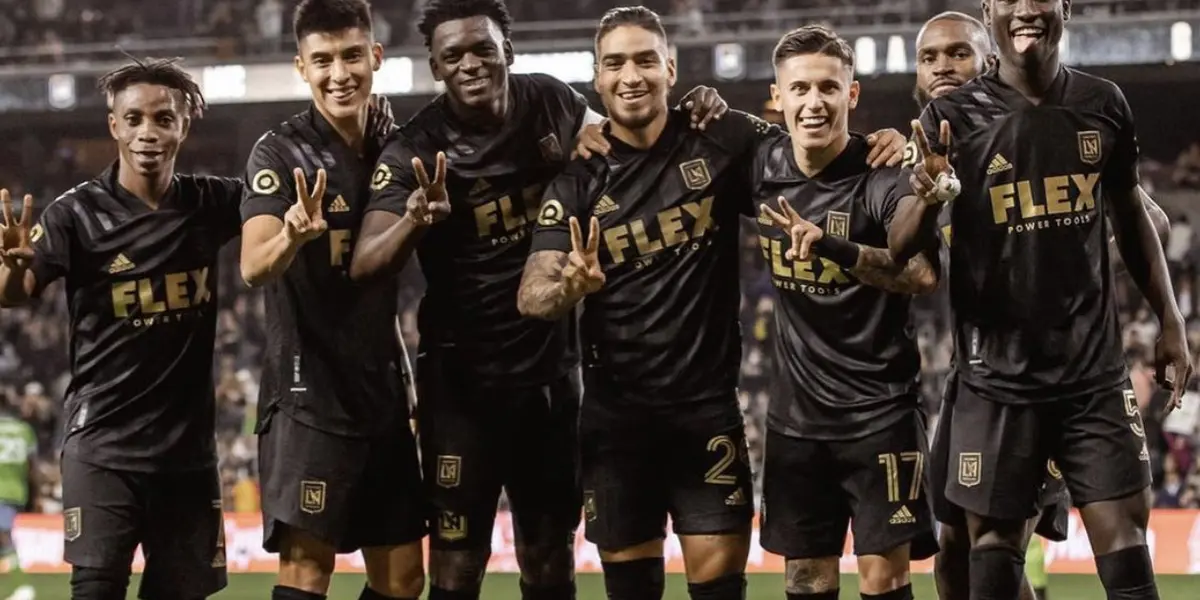 Este colombiano completó su vinculación con el campeón de América.