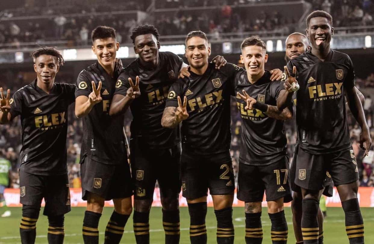 Este colombiano completó su vinculación con el campeón de América.