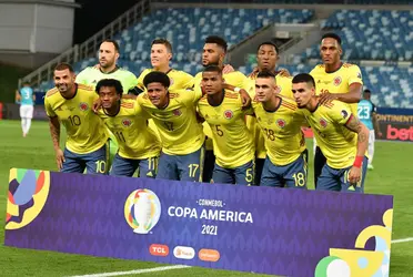 Este jugador colombiano está cerca de definir su situación pero las críticas de los periodistas no cesan.