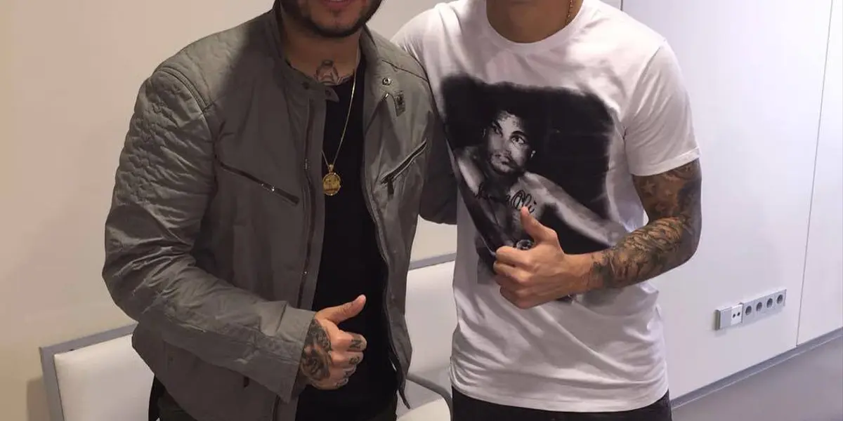 Farruko el intérprete de música urbana y amigo de James, quien convirtió su concierto en Miami en un gran salón para predicar la palabra del señor Jesucristo.