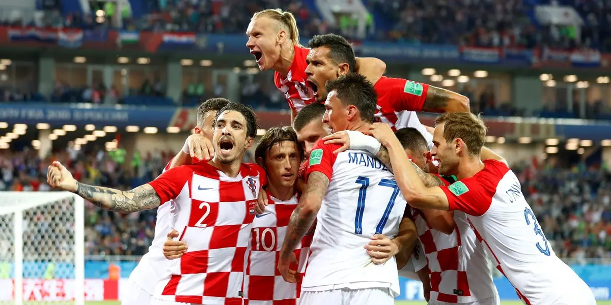 Fue una de las grandes figuras en el mundial de Rusia 2018. Pasó de ser el goleador de su equipo a ayudar al técnico croata en el banquillo.