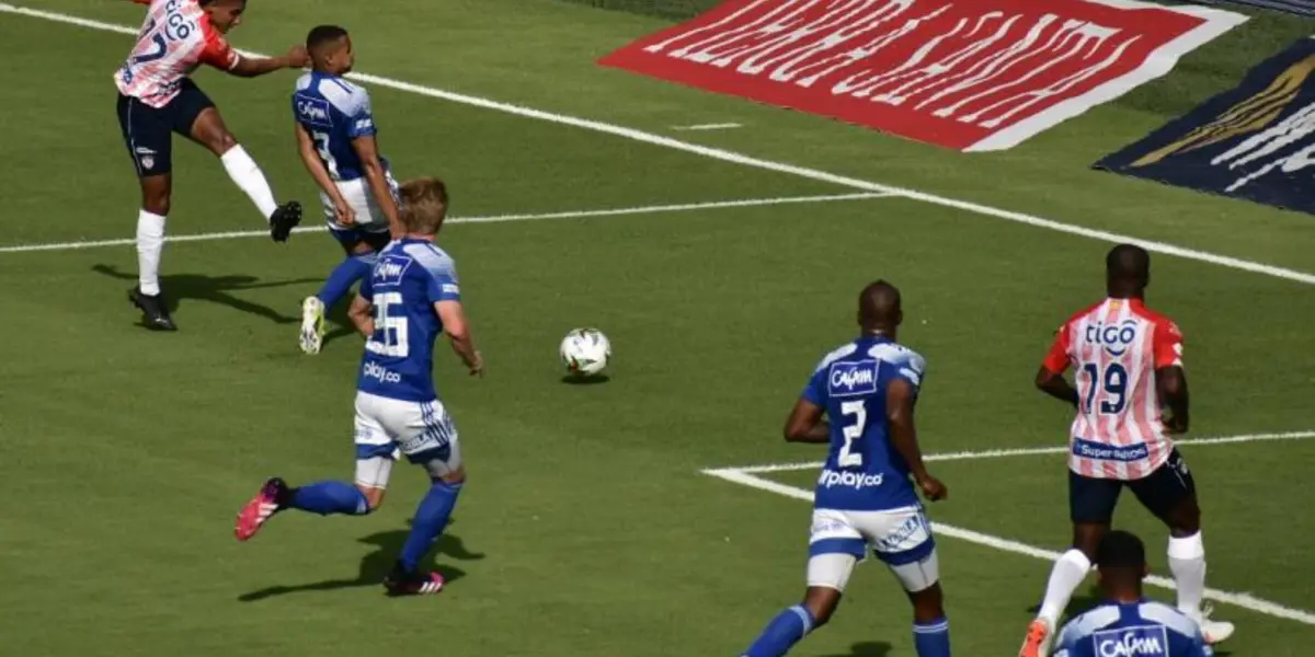 Hay 3 jugadores que fueron un colador y ayudaron al Junior F.C para que se llevara la victoria.