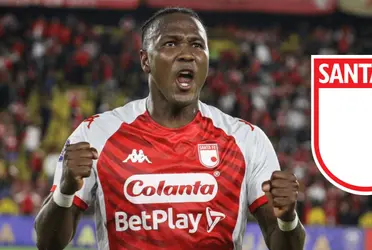 Independiente Santa Fe sigue en crisis y el delantero Hugo Rodallega es el único que parece dar la cara en la institución.
