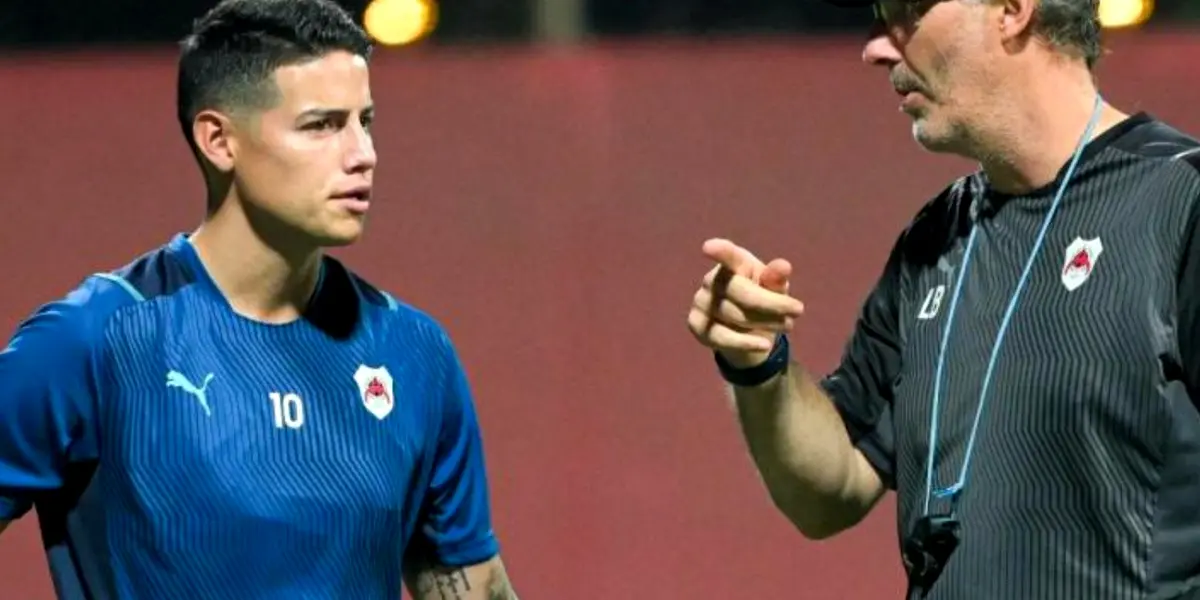 James Rodríguez no sale de un problema con los entrenadores y Laurent Blanc hizo unas críticas que salpicaron al colombiano como máxima figura del club.