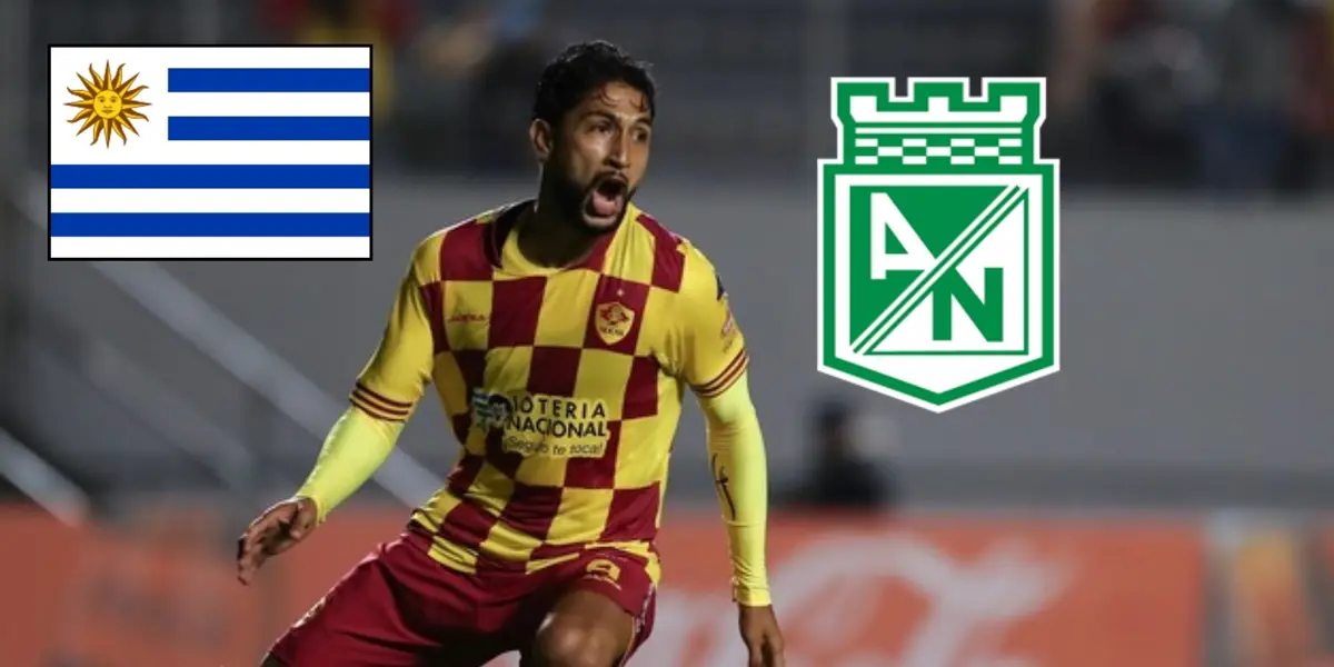 Jeison Medina con la camiseta con la camiseta del Aucas de Ecuador