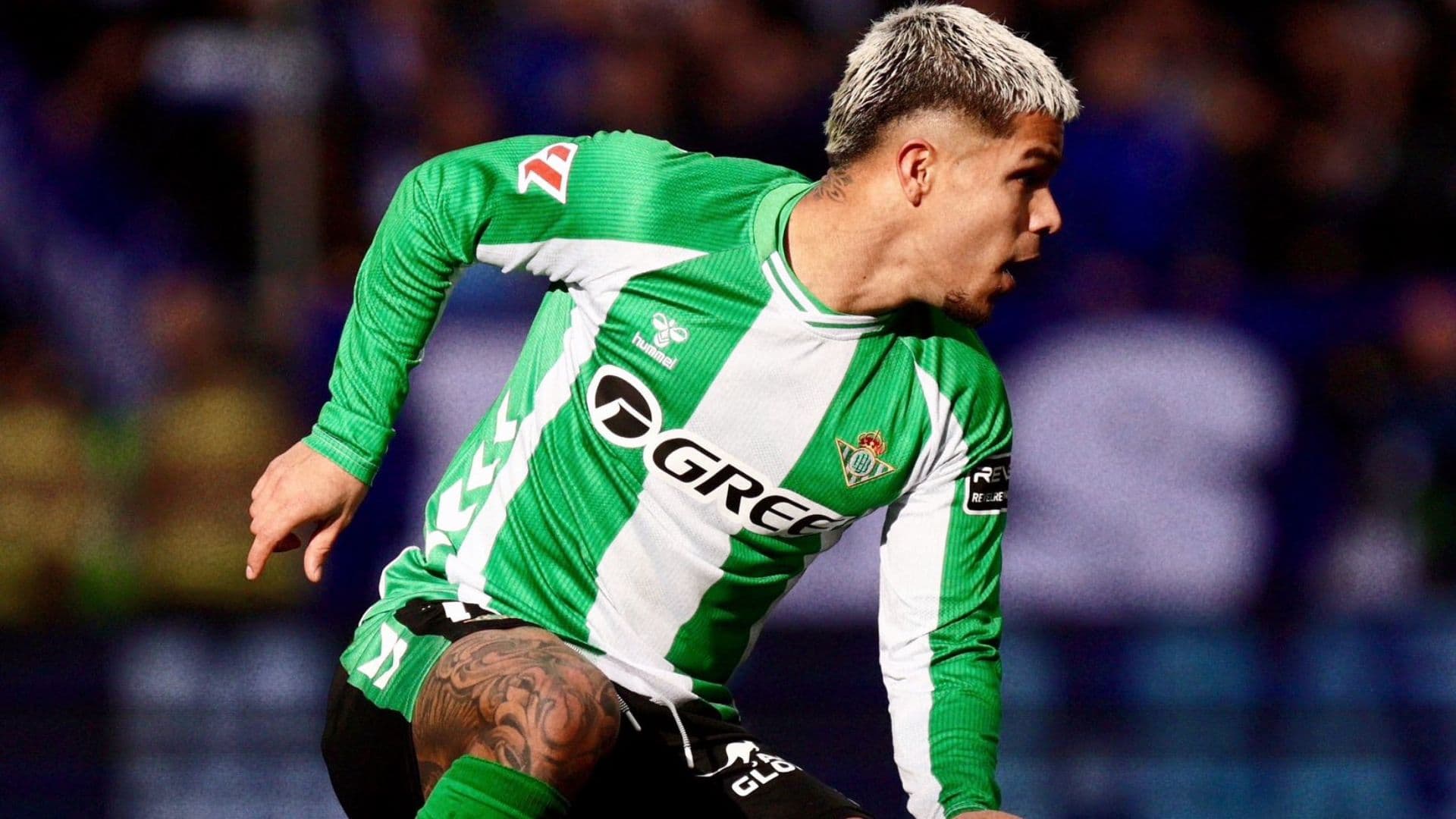 Juan Camilo Hernández será de baja un mes con Real Betis - X @CuchoHernandez