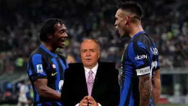 Juan Guillermo Cuadrado celebrando con el Inter, junto a Lautaro Martínez. En la imagen también aparece Iván Mejía. FOTO: Semana 
