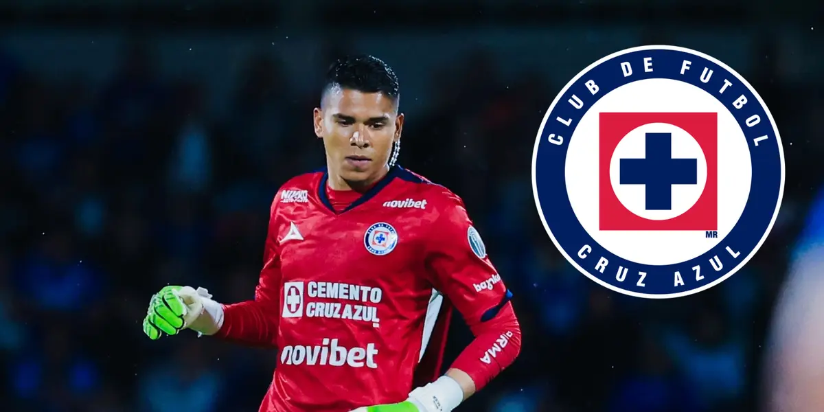 Kevin Mier y mira el pedido que hicieron desde Cruz Azul Foto: Cruz Azul y Escudoteca