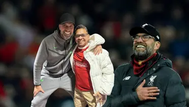 El emotivo gesto de Jürgen Klopp con el papá de Luis Díaz en Liverpool 