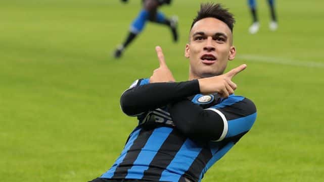 La estrella del Inter de Milán aprovecho el último partido de la Selección Colombia para abrazar a su gran ídolo, Radamel Falcao García, mentor de su fútbol