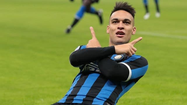La estrella del Inter de Milán aprovecho el último partido de la Selección Colombia para abrazar a su gran ídolo, Radamel Falcao García, mentor de su fútbol