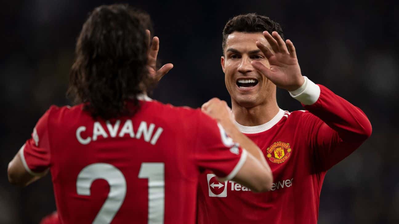 La leyenda inglesa comparó el presente de dos jugadores como Cavani y "CR7" con lo que vivió este jugador colombiano.