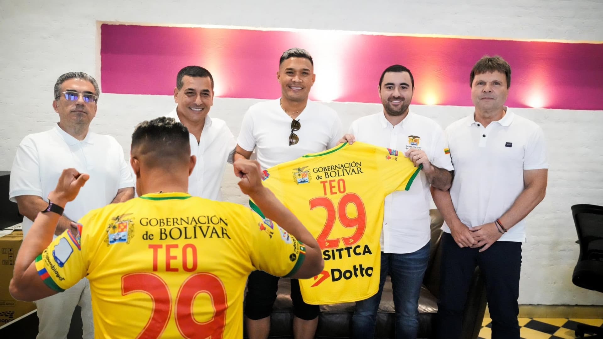 La reacción de los hinchas del Real Cartagena porque Teófilo firmó con el club