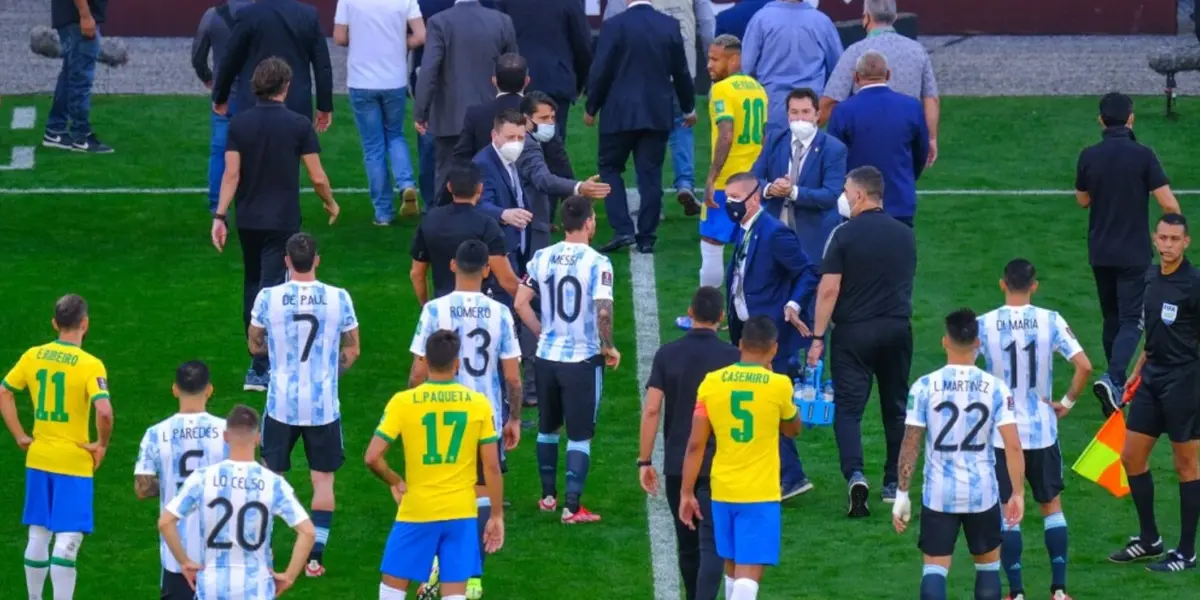 La Selección Argentina se llevaría los tres puntos por la suspensión del partido contra Brasil, las normas de la FIFA favorecen a los argentinos y los brasileños intentarán poner una demanda porque dicen ser ellos los afectados.