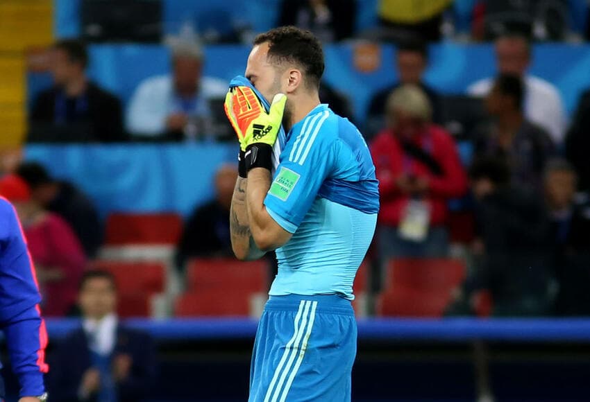 La tricolor vive un momento negativo, sobre todo de cara al gol, tienen más de 500 minutos sin poder marcar, y esto contagia a todo el equipo. El arquero no es la excepción.