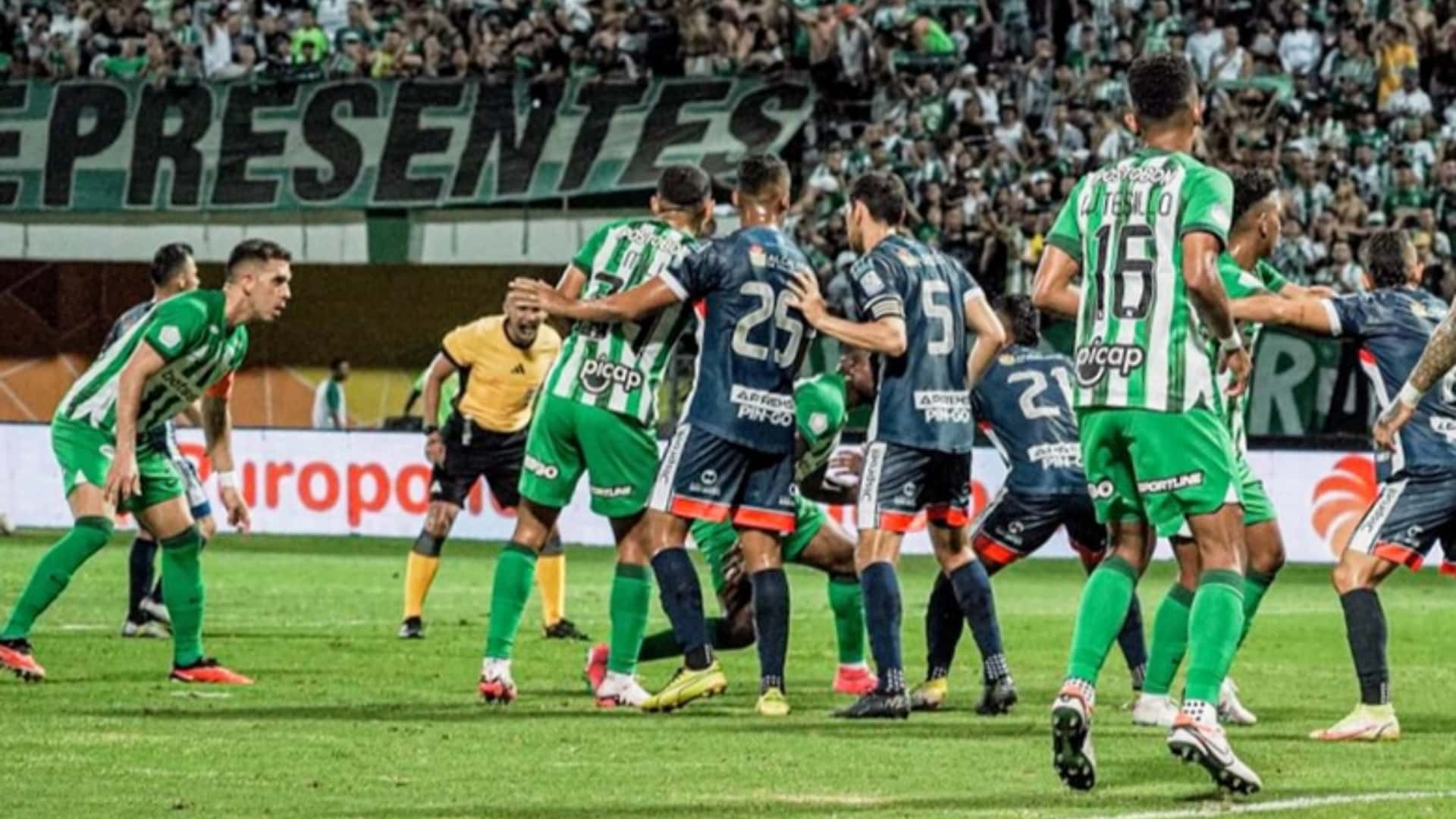 Las declaraciones de Gandolfi generan dudas sobre el arbitraje del partido. Foto: Instagram
