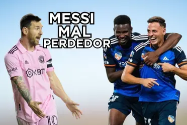 Lionel Messi se fue contra el colombiano Santiago Arias.