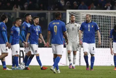 Los campeones de la Eurocopa perdieron su cupo de manera insólita contra Macedonia del Norte.