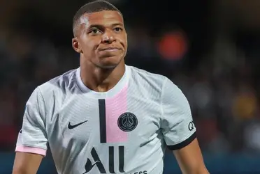 Los fanaticos blancos se acordaron del jugador francés que decidió continuar en el PSG.