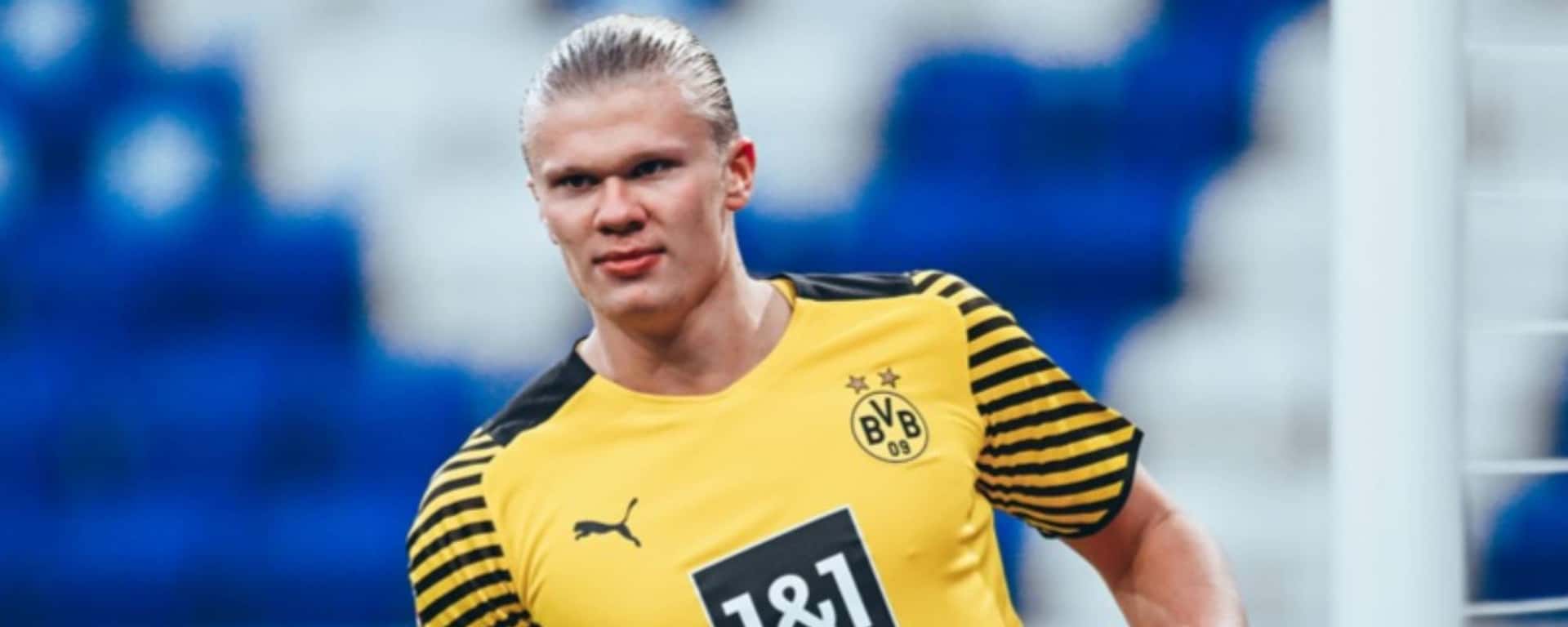 Luego de unas extensas negociaciones, el delantero noruego jugará en uno de los equipos más fuertes de la Premier League.