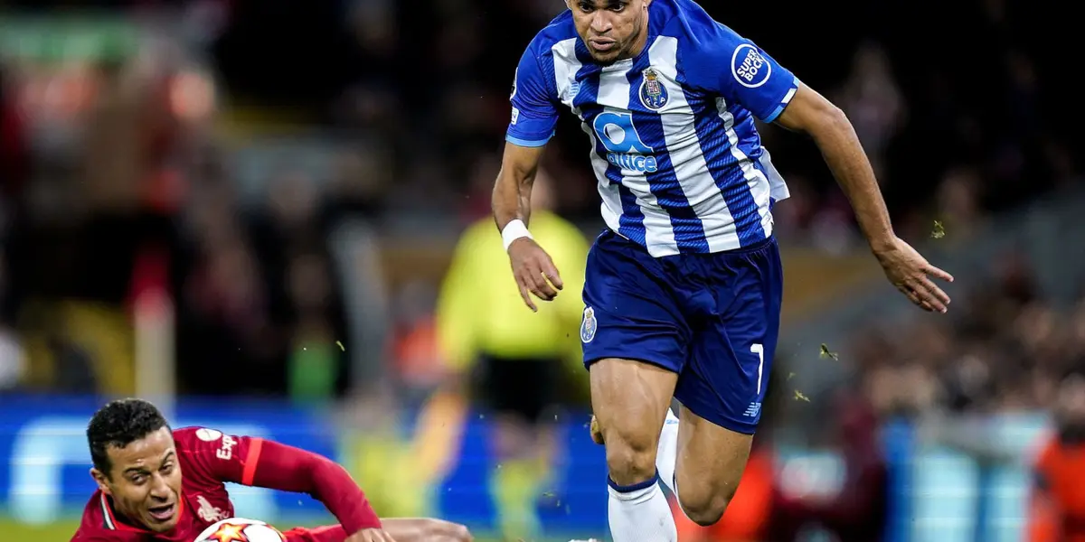 Luis Díaz en el FC Porto gana $714 mil dólares al año, pese a ser una estrella en el equipo no tiene un sueldo astronómico. Pero al ser vendido en el próximo mercado de pases su salario será una inmensa fortuna.