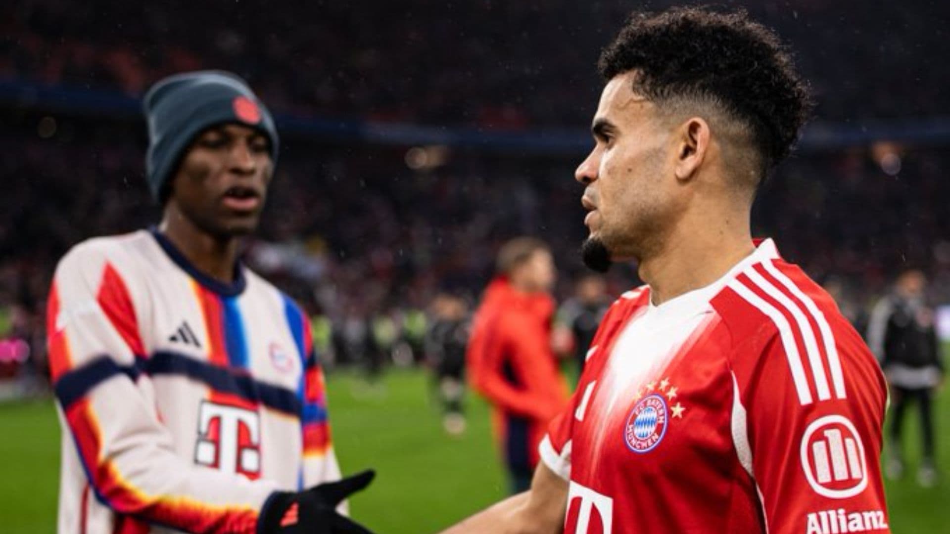 Luis Díaz estuvo los 90 minutos en el triunfo 3-2 del Bayern ante el Eintracht Frankfurt - X @FCBayernES